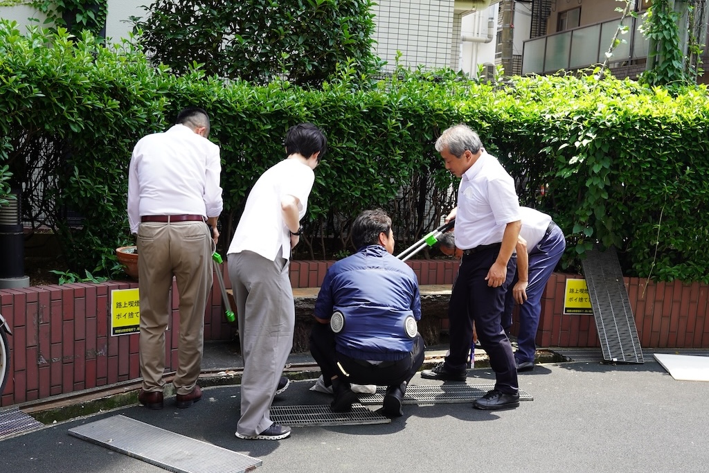 地域清掃活動の様子